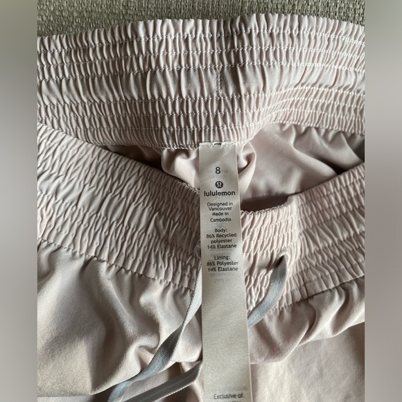 Lululemon Shorts Women’s 8 Break Away Short Light Pink - Picture 6 of 9